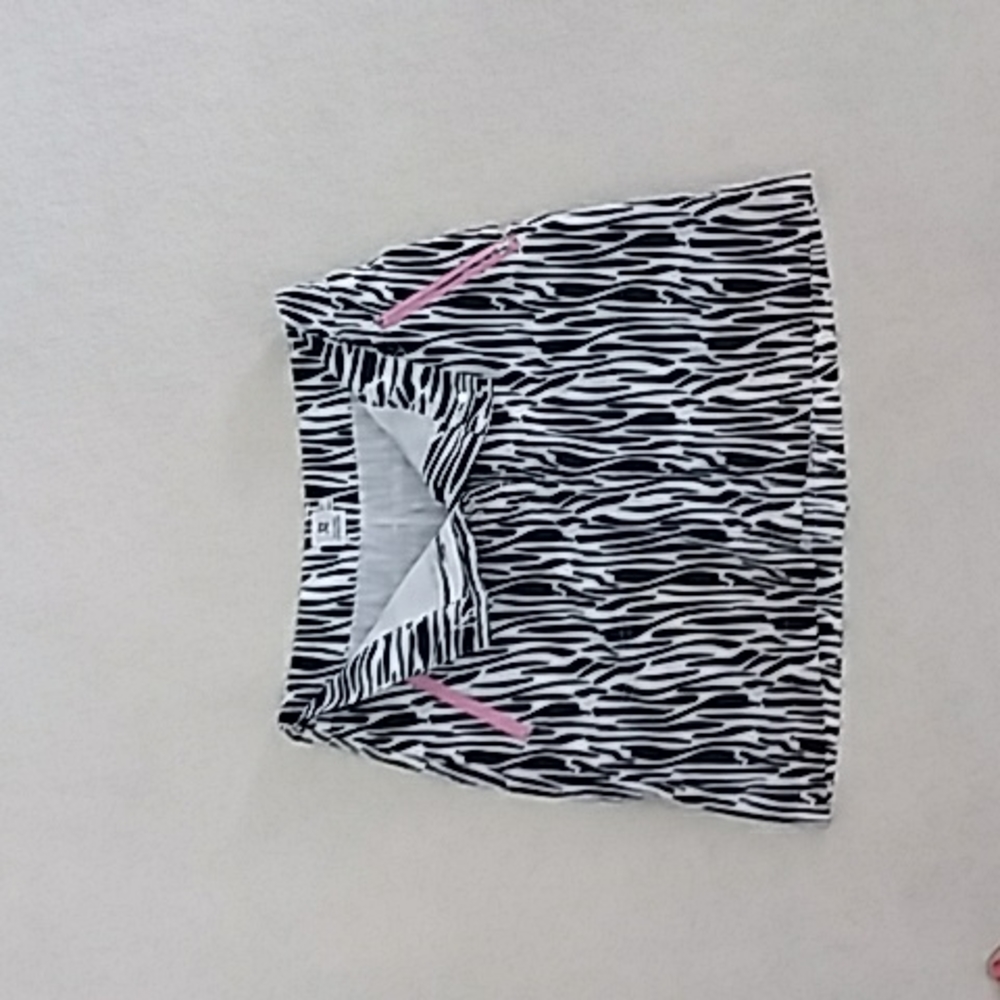 Skort - Picture 2 of 3